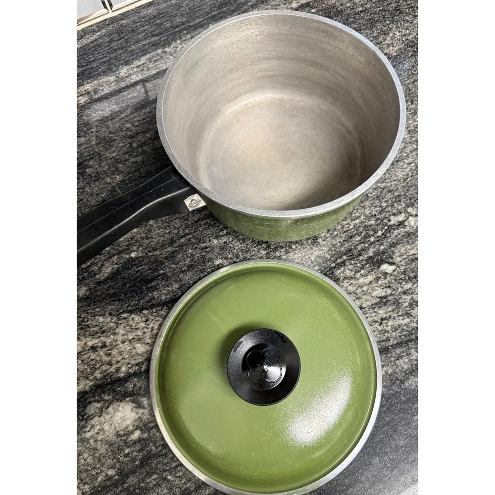 Vintage Club Aluminum Avocado Green Saucepan Set with Lids 2 Piece Retro MCM